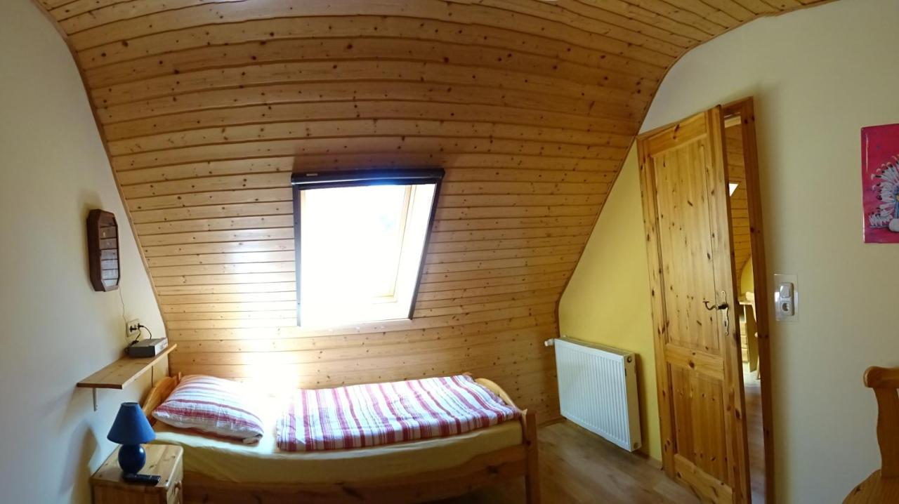Ferienhaus Im Urigen Garten Bzw Eulenhaus Zingst Extérieur photo