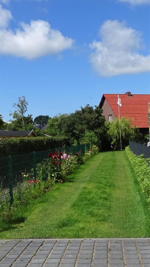 Ferienhaus Im Urigen Garten Bzw Eulenhaus Zingst Extérieur photo