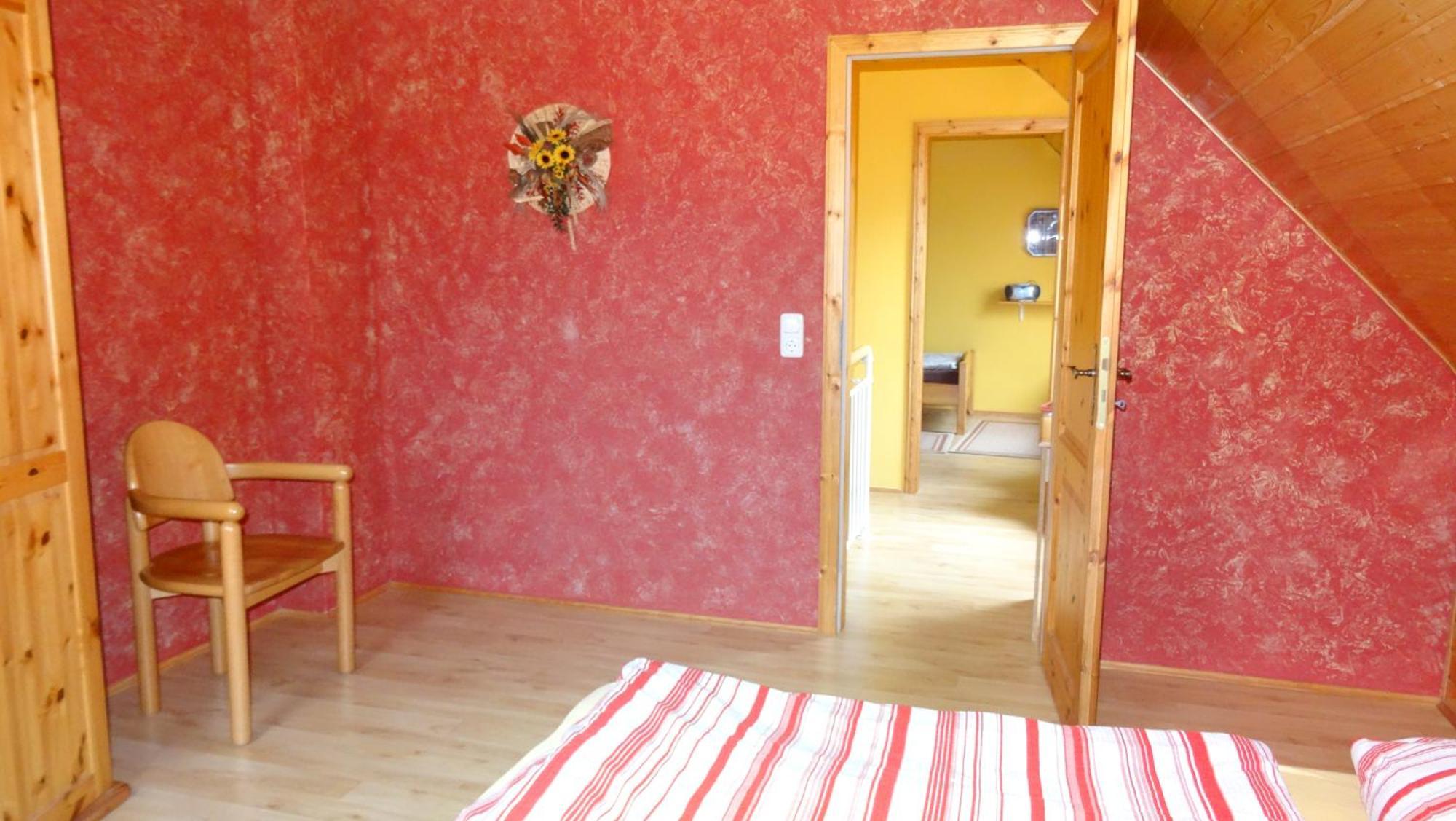 Ferienhaus Im Urigen Garten Bzw Eulenhaus Zingst Extérieur photo